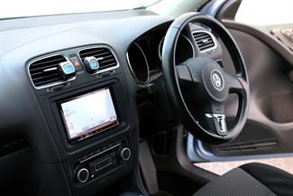 2010 Volkswagen Golf - Thumbnail