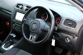 2010 Volkswagen Golf - Thumbnail