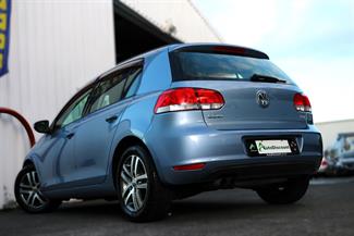 2010 Volkswagen Golf - Thumbnail