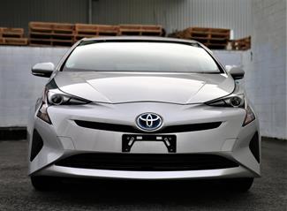 2017 Toyota Prius - Thumbnail