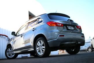 2010 Mitsubishi RVR - Thumbnail