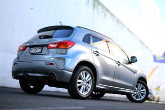 2010 Mitsubishi RVR - Thumbnail