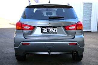 2010 Mitsubishi RVR - Thumbnail