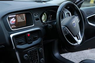 2014 Volvo V40 - Thumbnail