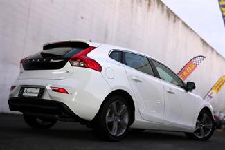 2013 Volvo V40 - Thumbnail