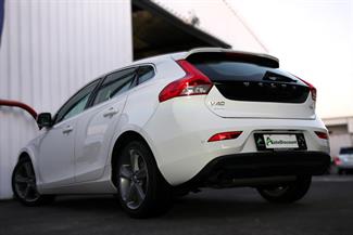 2013 Volvo V40 - Thumbnail