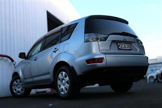 2009 Mitsubishi Outlander - Thumbnail