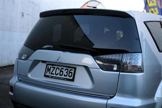 2009 Mitsubishi Outlander - Thumbnail