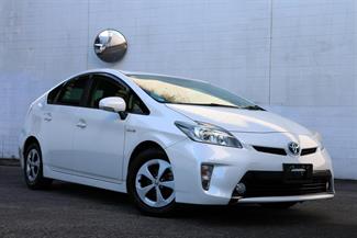 2015 Toyota Prius - Thumbnail