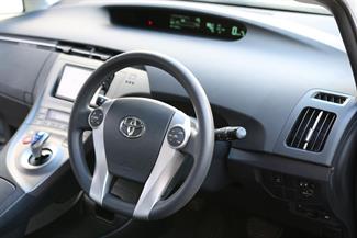 2015 Toyota Prius - Thumbnail