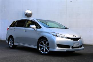 2011 Toyota Wish - Thumbnail