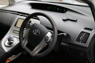 2015 Toyota Prius - Thumbnail