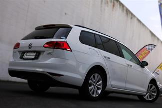 2016 Volkswagen Golf - Thumbnail