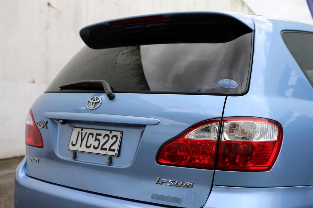 2005 Toyota Ipsum