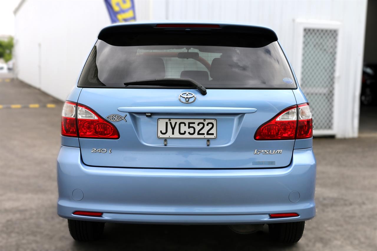 2005 Toyota Ipsum