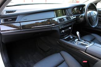 2013 BMW 740i - Thumbnail