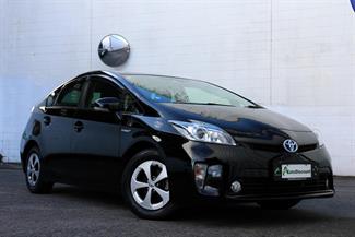 2015 Toyota Prius - Thumbnail