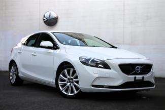 2015 Volvo V40 - Thumbnail