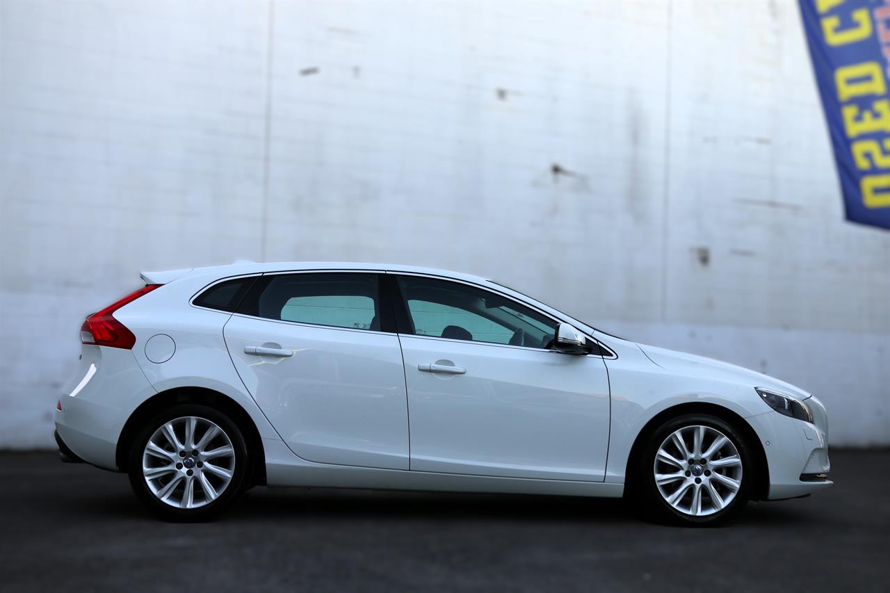 2015 Volvo V40