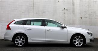 2013 Volvo V60 - Thumbnail